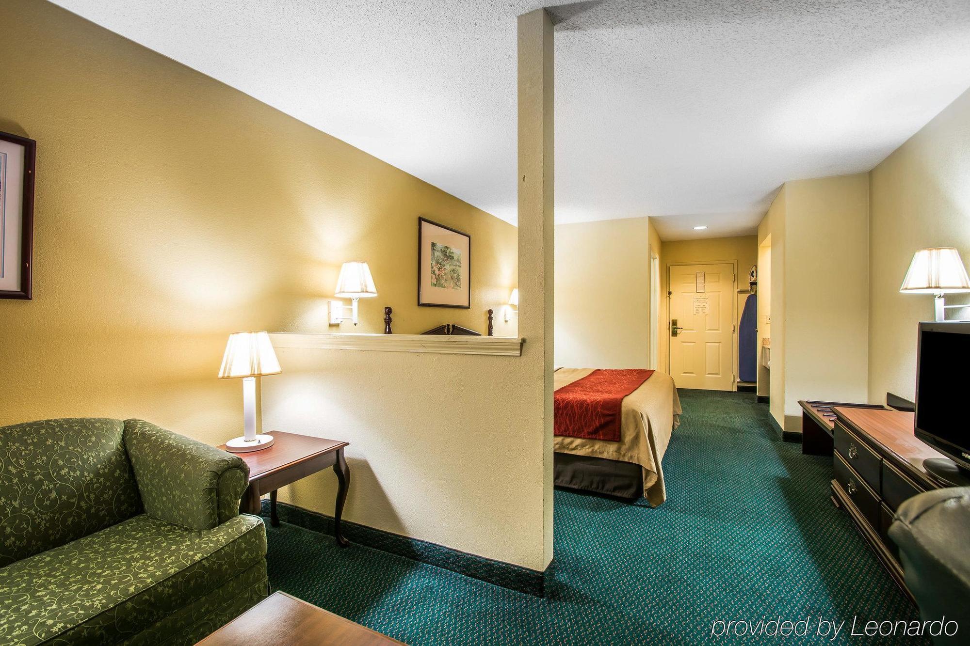 Super 8 By Wyndham Montgomery I-65 Exteriör bild